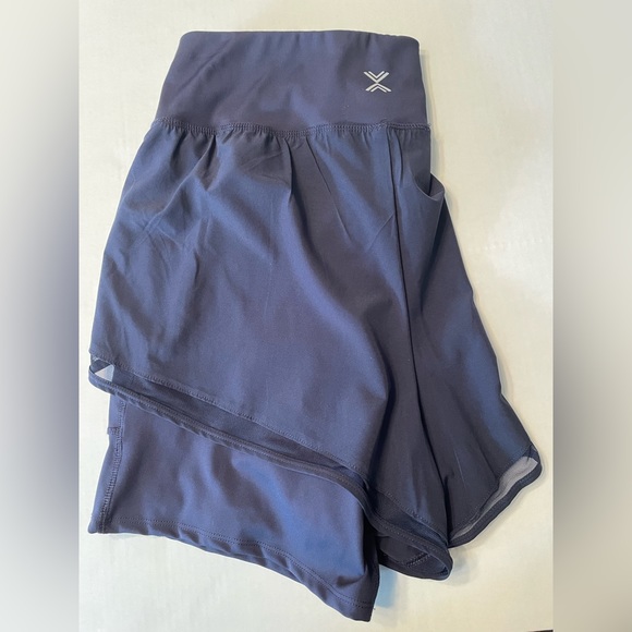 Xersion Mid Rise Short - Picture 3 of 4